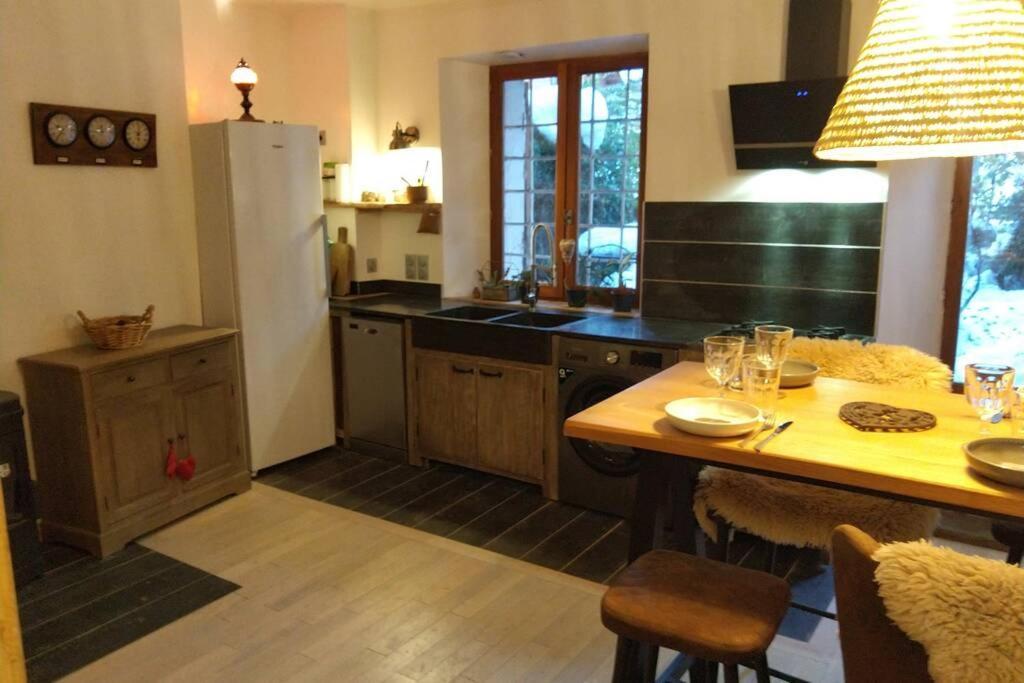 Chaleureux Petit Appartement De 4 Couchages Saint-Étienne-de-Tinée Esterno foto